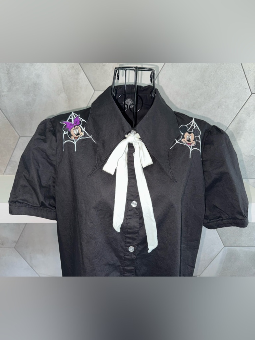Her Universe Disney Halloween Bat Wing Collar Woven Button-Up Junior Sz M - Picture 5 of 13
